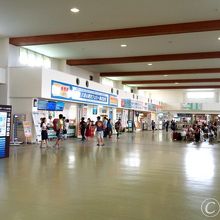 ターミナル内のチケット売り場