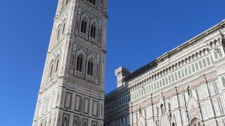 象眼や彫刻で飾られた・・・