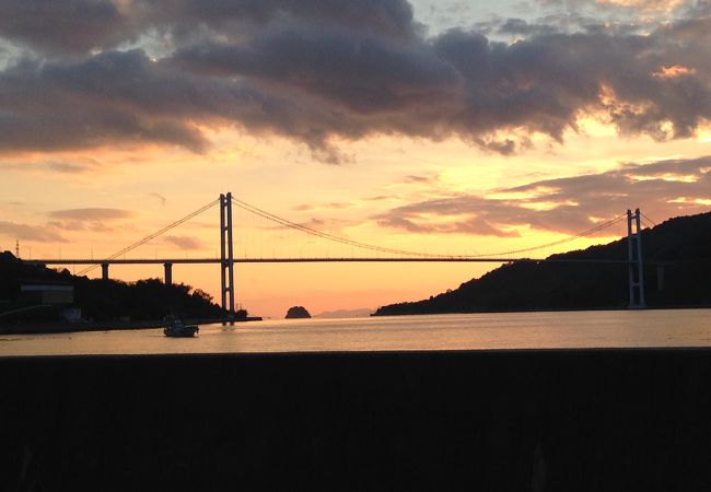 瀬戸内海の風景にマッチした素晴らしい橋