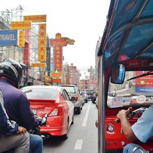 アクセスはトゥクトゥクやタクシーがオススメ。