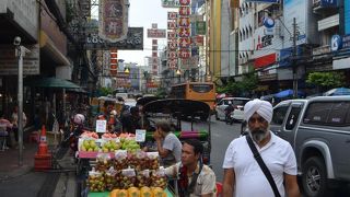 バンコク中華街のメイン通り