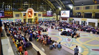 ヨーロッパのターミナル駅＋アジアの緩い空気