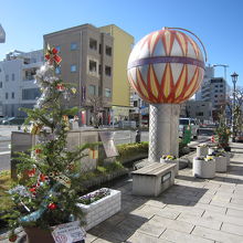 ３からくり時計とクリスマスツリー