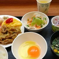 旅先で納豆うれしいぃ～　卵かけご飯やはりムリでした・・・