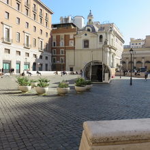 サン シルヴェストロ広場 