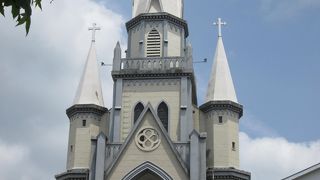 一連の教会とは少し違います。