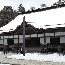 雪の金剛峯寺