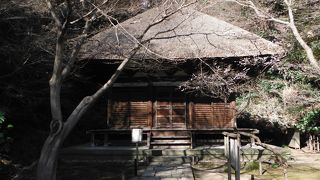 三溪園の内苑にて、一番高いところにある地蔵堂