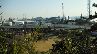 展望台から見える景色はコンビナート