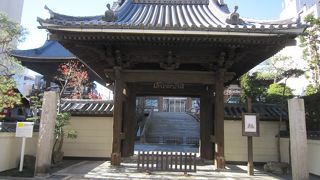 山門、鐘楼が古いです