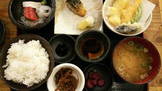 土日のランチタイムも営業