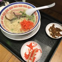 豚骨ラーメン