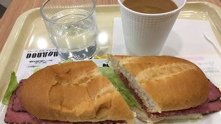 福岡空港内のドトール