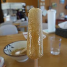 黒糖のアイスキャンディー