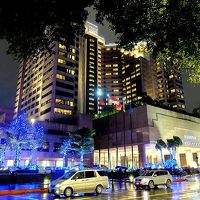 グランド ハイアット タイペイの夜景外観。