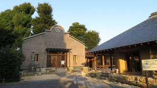 お寺らしくない建物と取り組みを行う浄土真宗のお寺