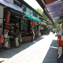 なわて通り商店街の雰囲気