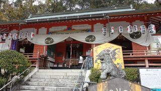 粉河寺の本堂奥にあります