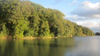 近鉄駅至近で楽しめる素晴らしい天皇陵です