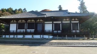 国宝の彫刻像があり見る価値はあります