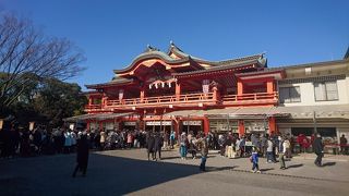 様々な神様が祀られている人気の神社