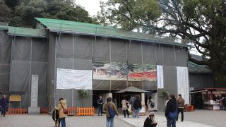 那智の滝を「神」とする神社です