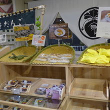店内に並ぶお菓子類