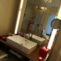 洗面台も大きく広い！