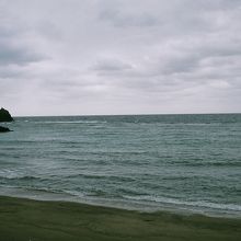 大金久トゥルス公園から見た海。