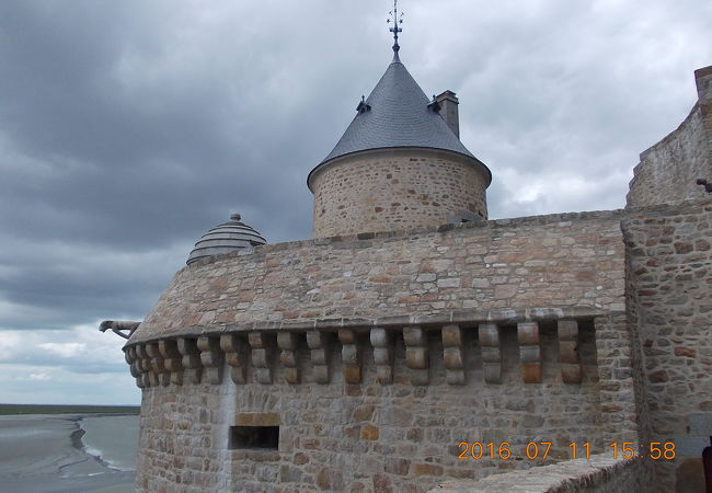 ガブリエルの塔の手前にある城壁