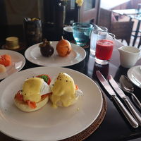 朝食レストランでの食事