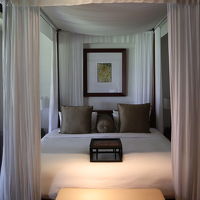 デラックススイートのベッドルーム