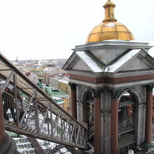 鐘楼からドームに