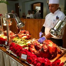 こんな豪華な肉料理も！