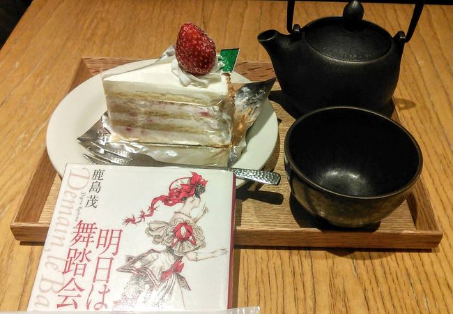 レストラン街の和カフェ