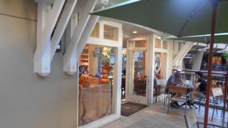 ロイヤルハワイアンセンター2Fのカフェ