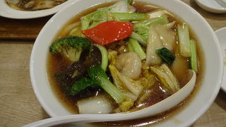 餃子だけでなくメニューも豊富。