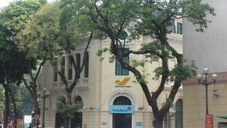 中央郵便局の北側にある小さな建物です