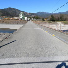 歩車分離の沈下橋です