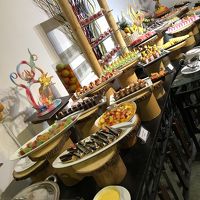 レストランのビュッフェ