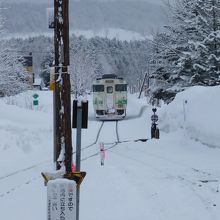 石狩月形駅にて列車交換待ち