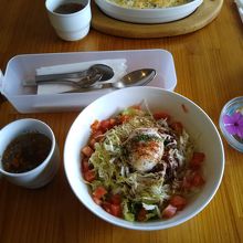 宮古牛タコライス温玉のせ