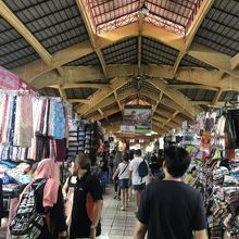 賑わっていました。