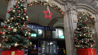 夜には店は閉まっています