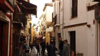 異国情緒漂う細い道