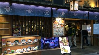 深夜でも並んでいます