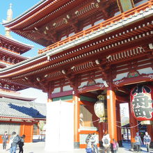 門越しの五重塔