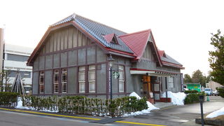 有形文化財の建物を活用した店舗