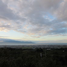 駿河湾越しに望む伊豆半島も綺麗