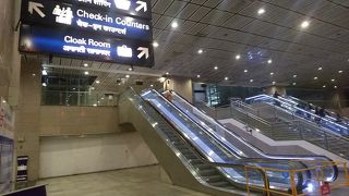 空港からはエアポートメトロが安くて安全